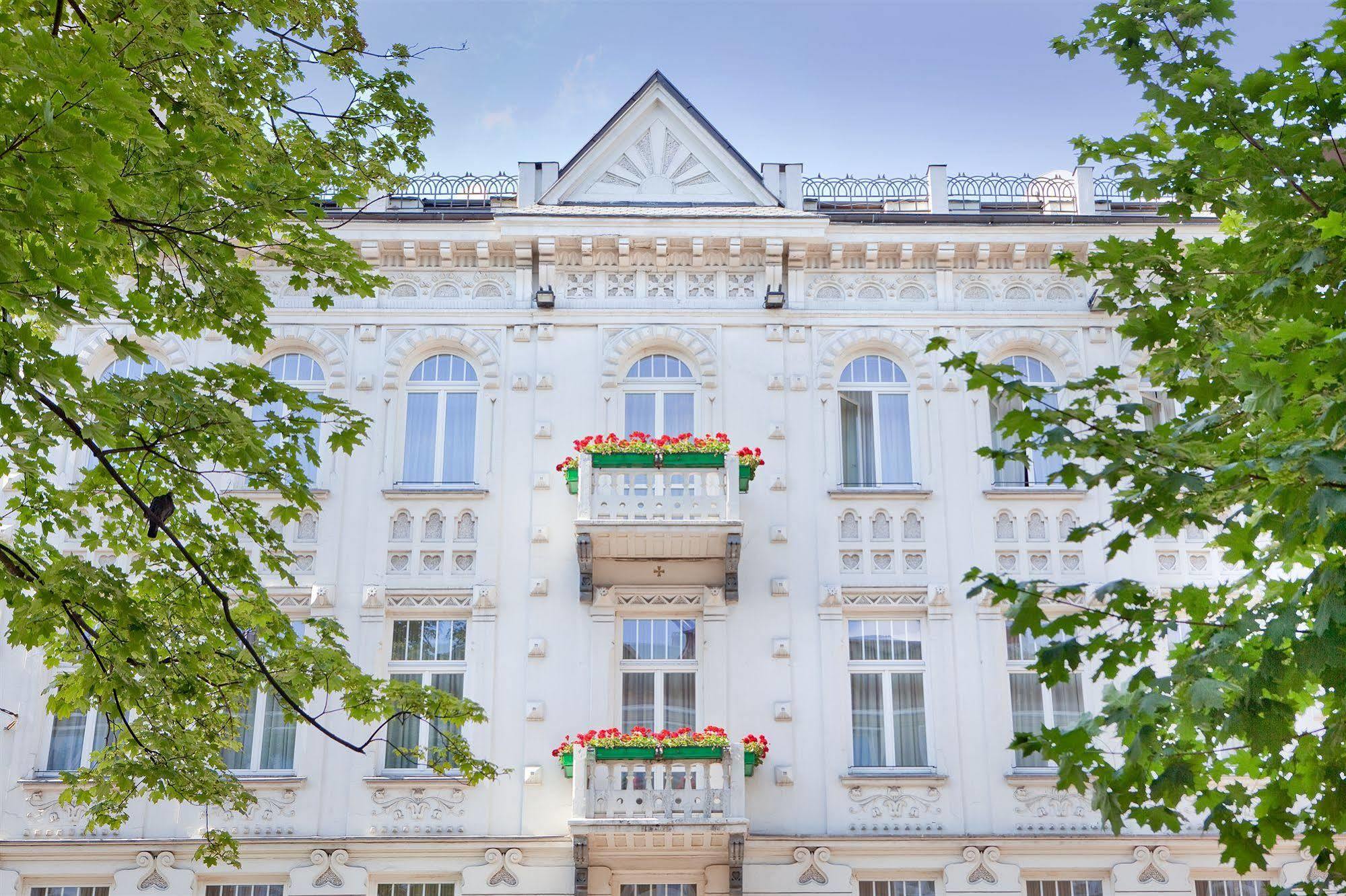 Residence St. Andrew'S Palace Варшава Екстериор снимка